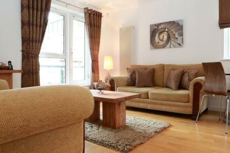 Appartamento The Park - Holyrood Road With Free Parking Edimburgo Esterno foto