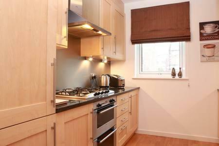 Appartamento The Park - Holyrood Road With Free Parking Edimburgo Esterno foto